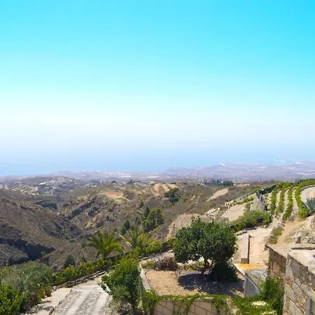 Acogedora Con Jardin Y Bodega Tradicional En Arico *